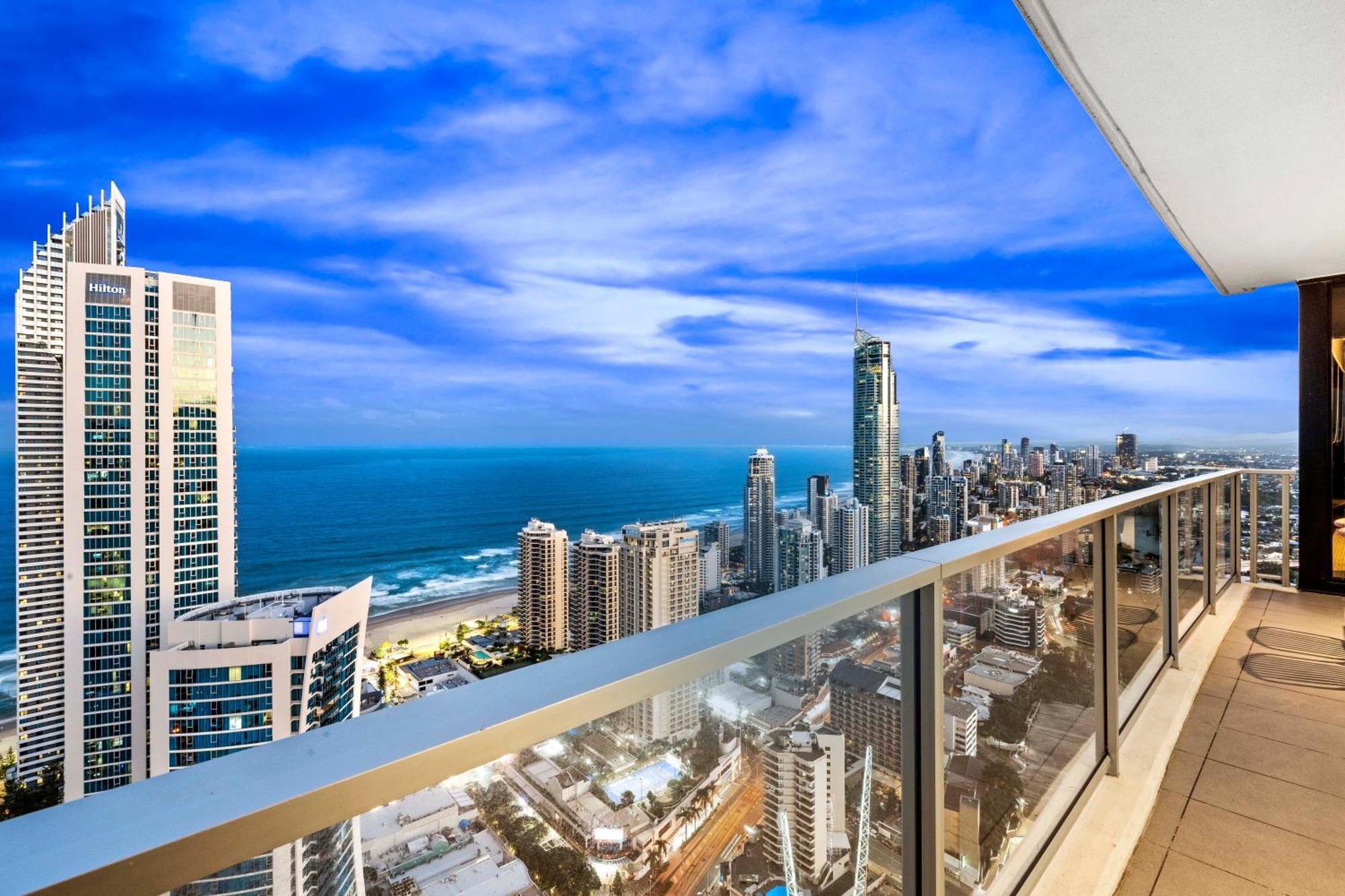 Ocean View Apartments With Balcony - Circle On Cavill - Central Location! - Self Contained & Privately Managed Gold Coast Exterior photo