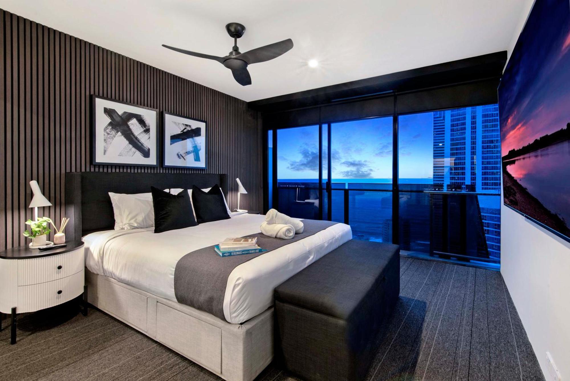 Ocean View Apartments With Balcony - Circle On Cavill - Central Location! - Self Contained & Privately Managed Gold Coast Exterior photo