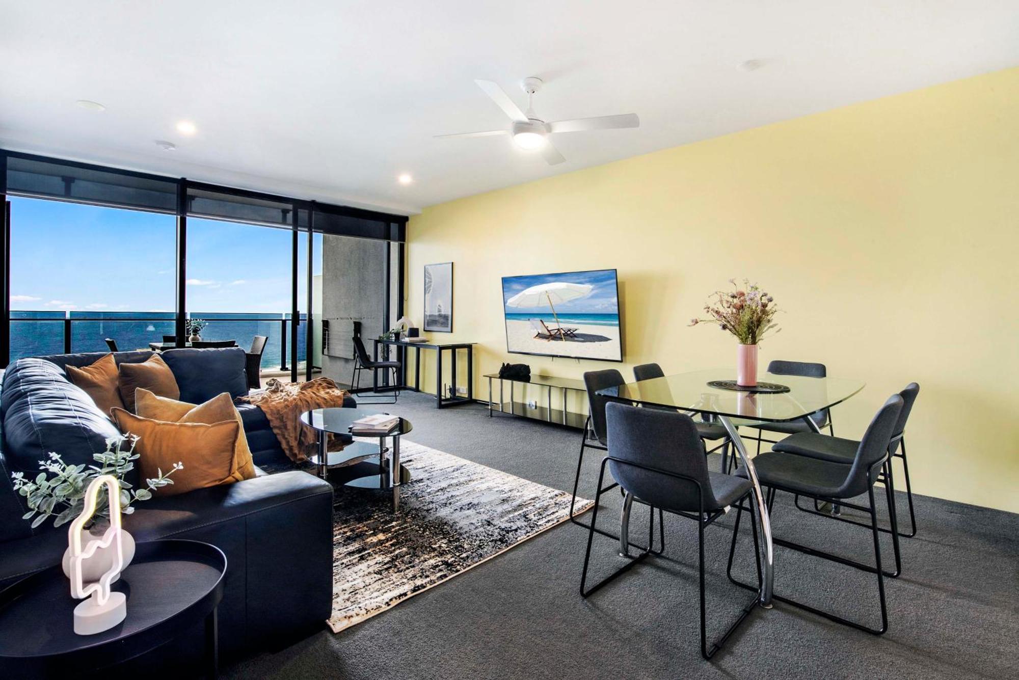 Ocean View Apartments With Balcony - Circle On Cavill - Central Location! - Self Contained & Privately Managed Gold Coast Exterior photo